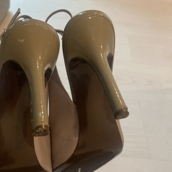 Lauren Ralph Lauren Grey 2 Tone Sling Heels 6.5M - Picture 5 of 8